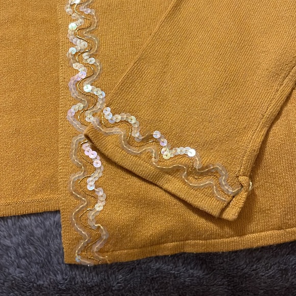 Cardigan gold color - Picture 3 of 3